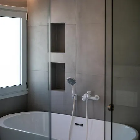 Manos Loft